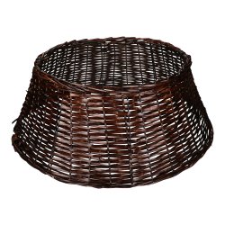 Brązowy kosz wiklinowy pod choinkę sztuczną