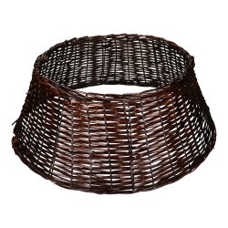 Brązowy kosz wiklinowy pod choinkę sztuczną